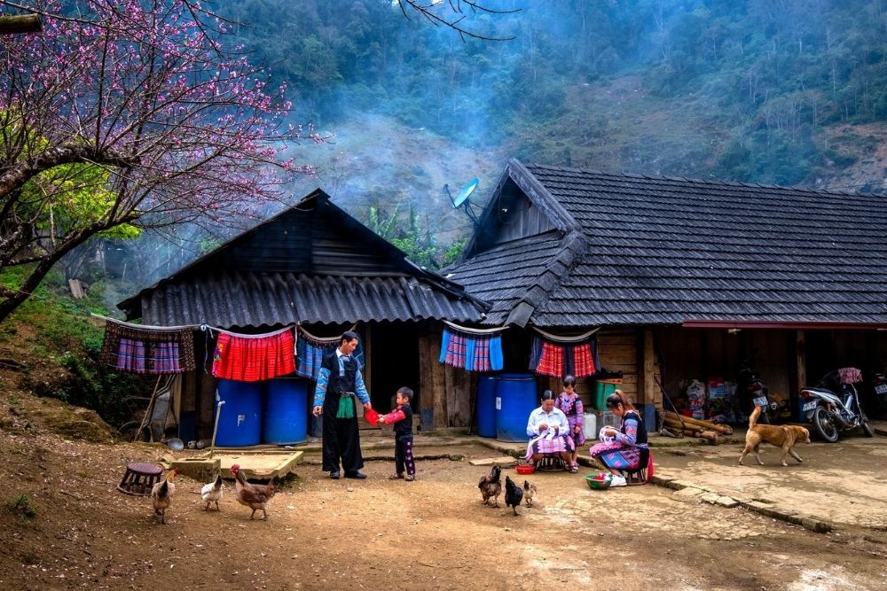Cat Cat Sapa. Things to Do: The Cat Cat Village Loop. Traditional H’Mong Houses 