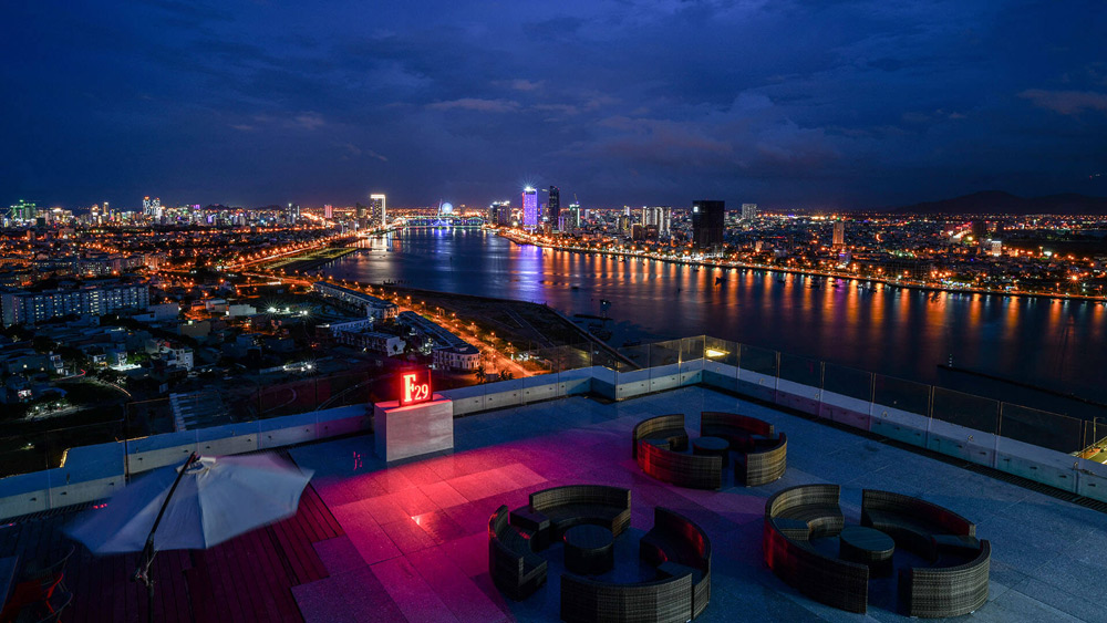 An Thuong Da Nang. An Thuong versus the beachfront and the city center
