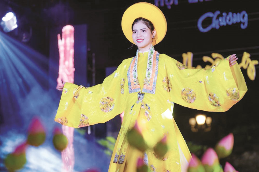 Social symbolism of the Ao Dai
