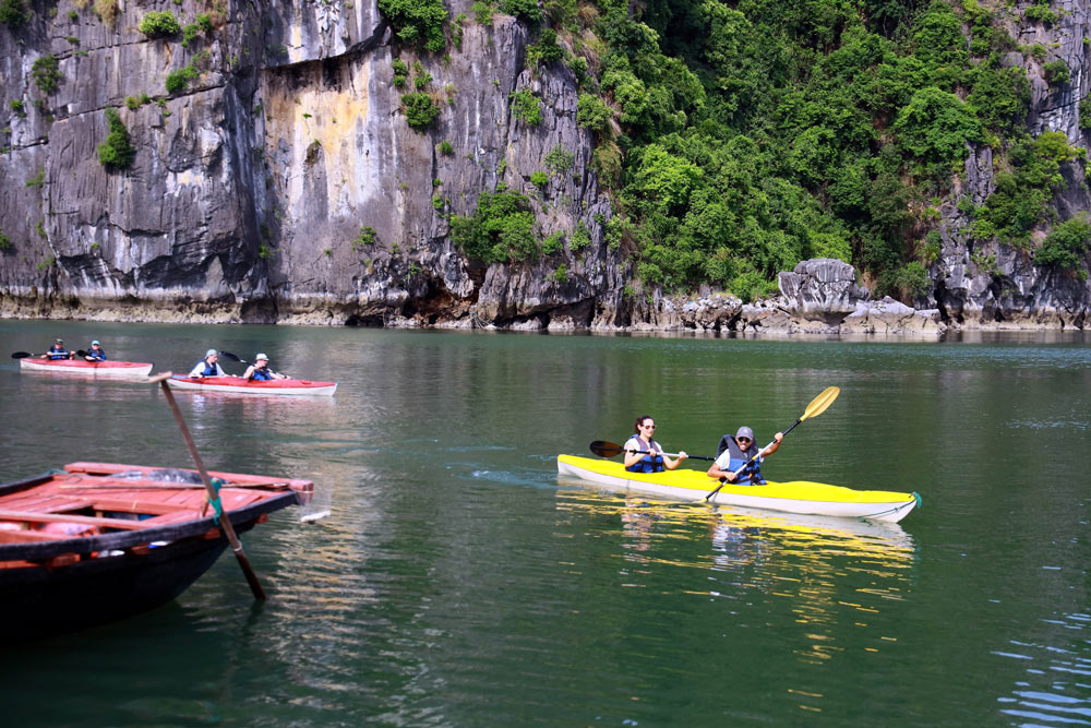Bai Tu Long Bay. Things to Do in Bai Tu Long Bay. Kayaking and Swimming