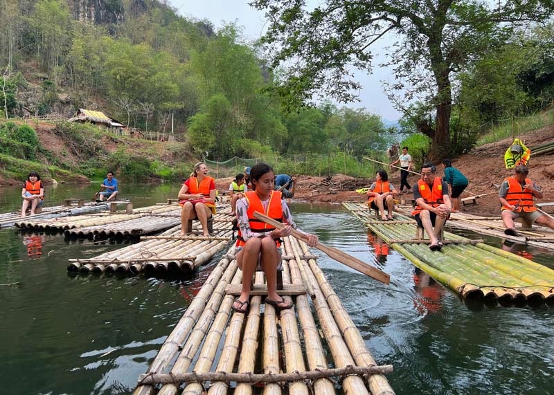 Bamboo Rafting Tips for Travelers