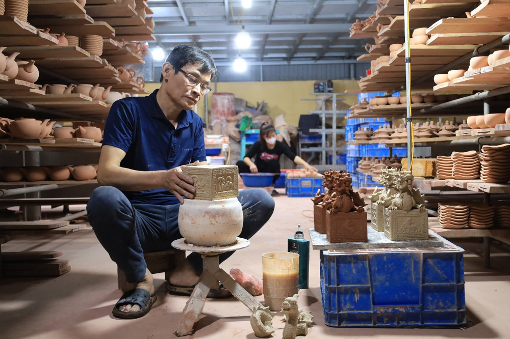 Bat Trang Pottery Village Hanoi. Practical Info: Hours & Costs