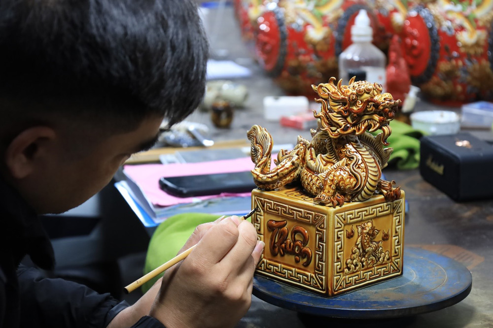 Bat Trang Pottery Village Hanoi. Shopping Guide: Bat Trang Pottery Village Hanoi for Sale