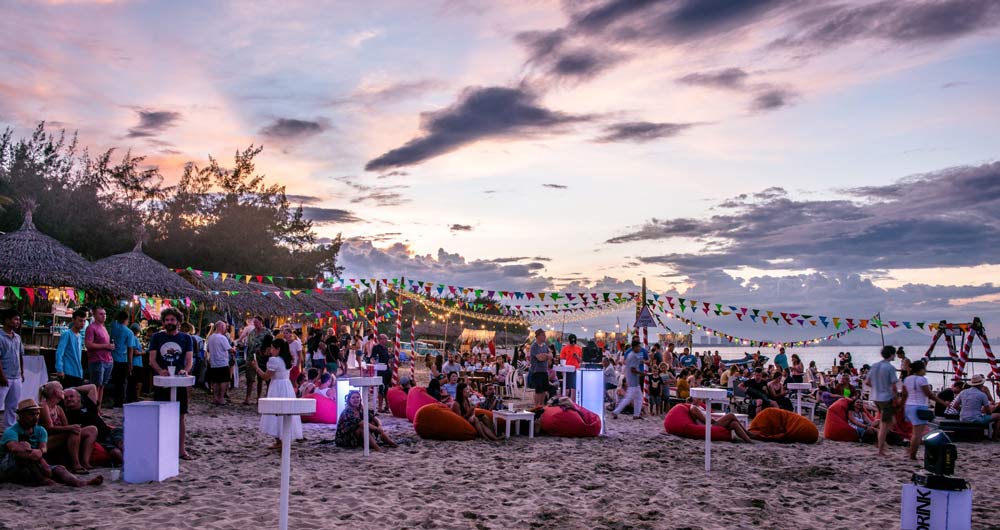 Beach parties in Vietnam. Safety and security