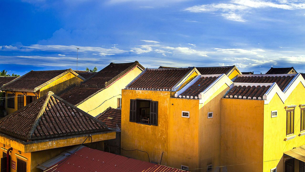 best-city-hoi-an-yellow-wall