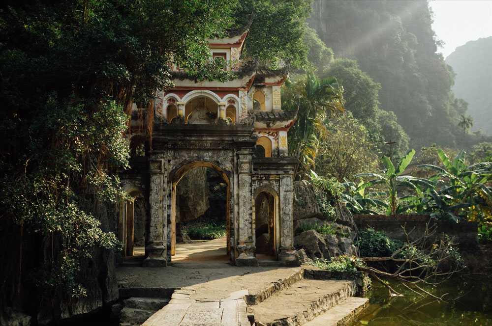 Bich Dong Pagoda: Find Peace & Tranquility
