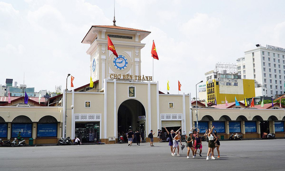 Binh Tay market. Comparing Binh Tay and Ben Thanh Markets