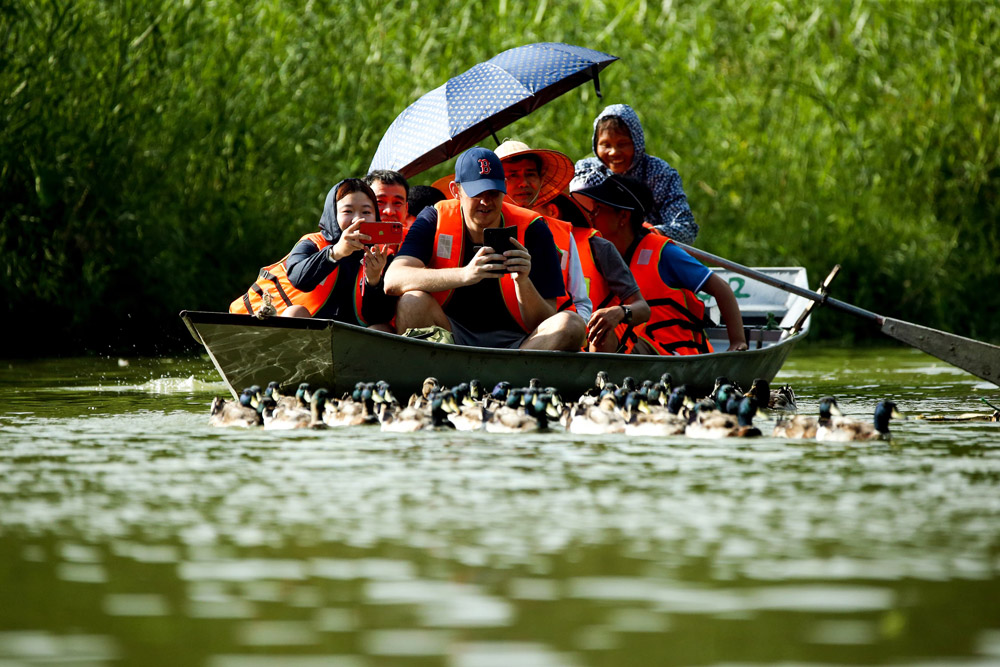 Ninh Binh: A Boat Tour Paradise