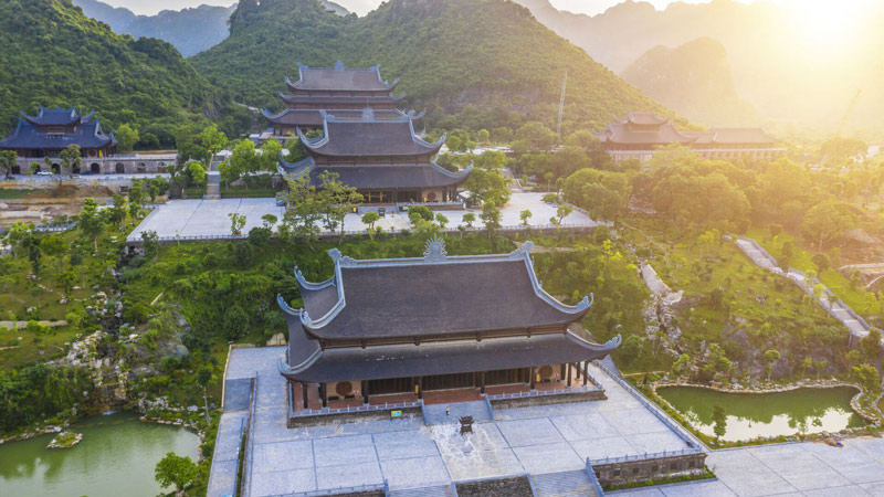 Buddhist Temple in Vietnam Discovering Peace and Beauty in Vietnam's Buddhist Temples