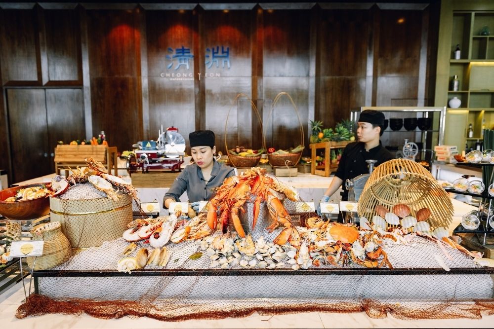 Buffet Hanoi. The Best of the Best: A Curated Guide to Hanoi’s Top Buffets. For a Touch of Class: The Luxury Hotel Buffets. InterContinental Hanoi Landmark72