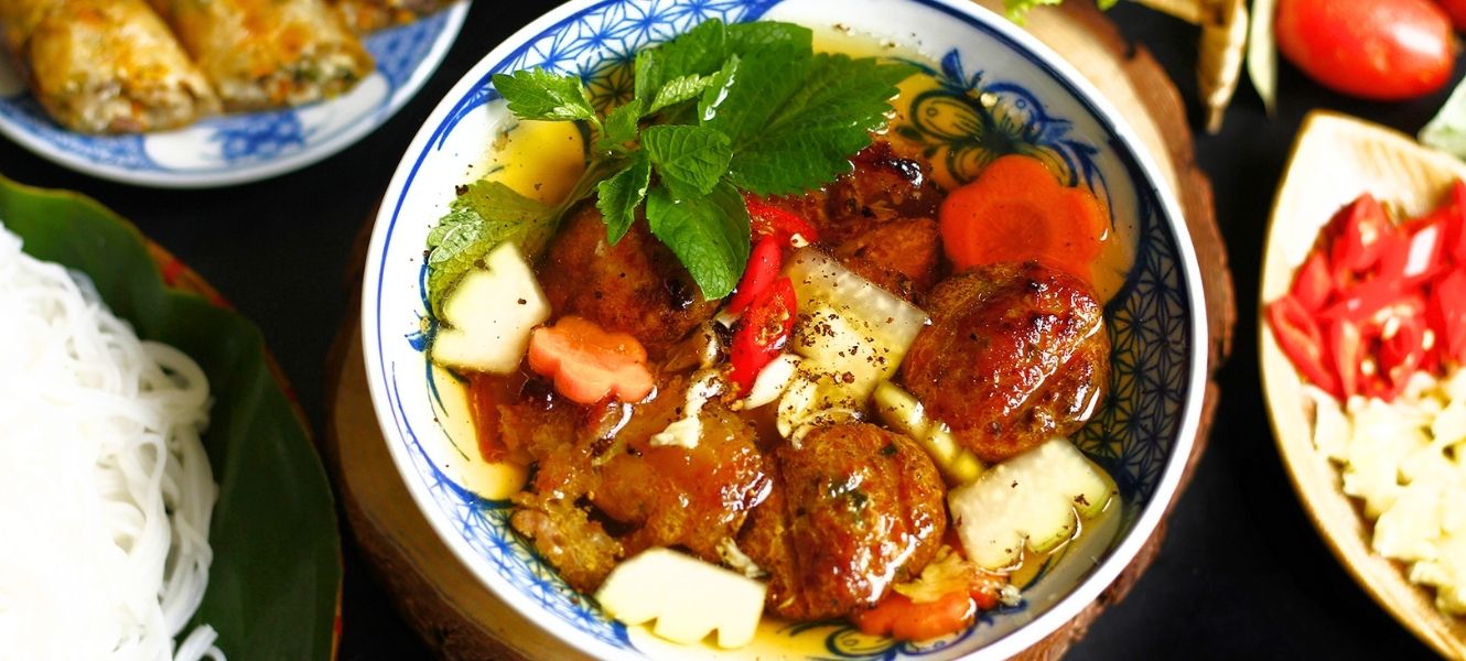 The Ultimate Guide to Bun Cha Hanoi: How to Eat It Like Obama (2025) 