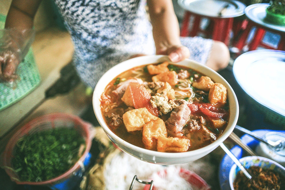 Bun rieu Hanoi. First, Let's Clear Things Up: Bún Riêu vs. Bún Chả