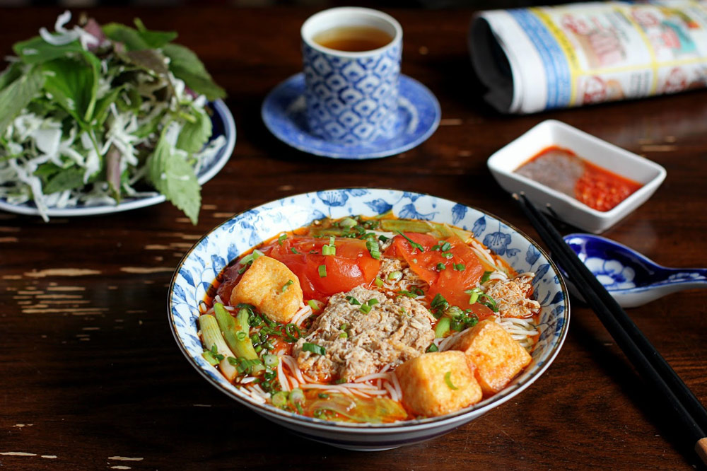 Bún Riêu Hanoi: Your 2025 Guide to the City’s Famous Crab Noodle Soup