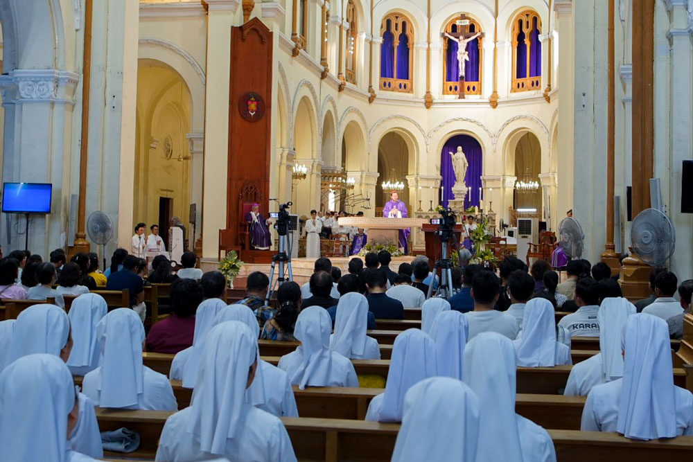 christmas in Vietnam. Christmas Traditions in Vietnam