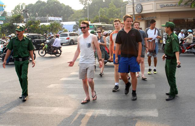 The Art of Crossing the Street in Vietnam: A Traveler’s Guide