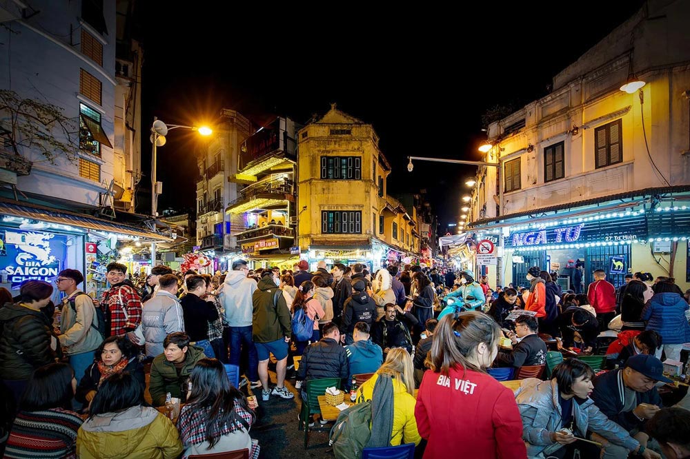 Culture Trip Hanoi. Deep Dive: Hanoi Old Quarter at Night (Beyond Beer Street)