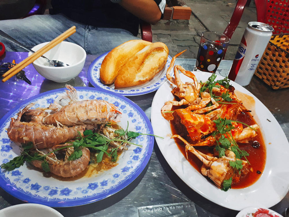 Da Nang Food. What Food Is Da Nang Famous For? Fresh Grilled Seafood