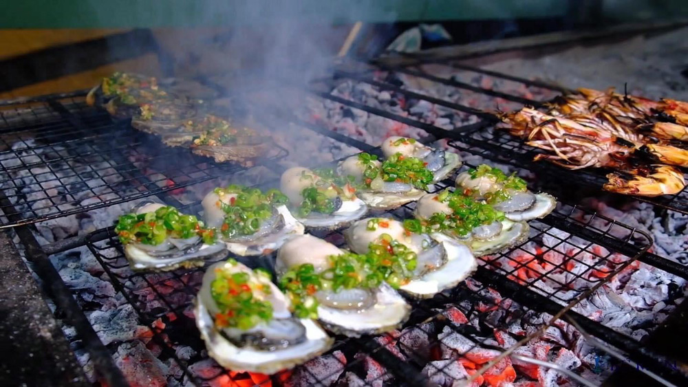 Da Nang Food. Where Should You Eat Seafood in Da Nang?