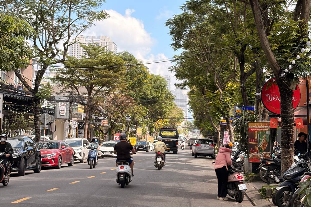 Da Nang to Hoi An. How far is Da Nang from Hoi An, and how long does it take?