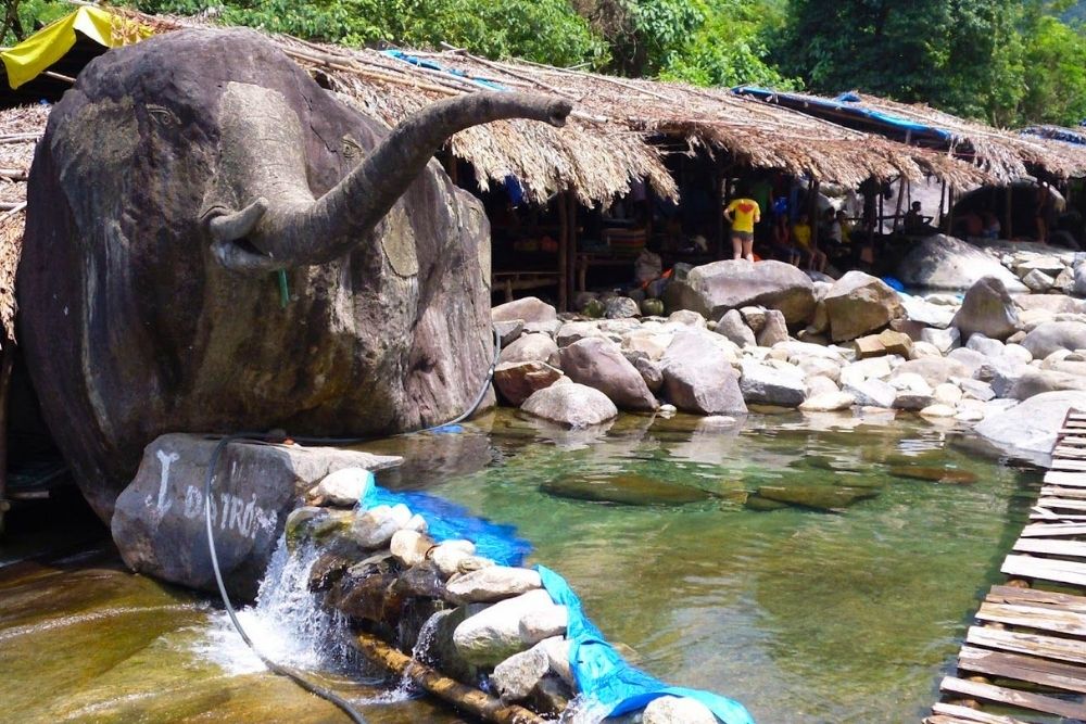  Da Nang to Hue. The Hai Van Pass: Why is the route the attraction? Classic Da Nang to Hue Stops, in Order. Elephant Springs 