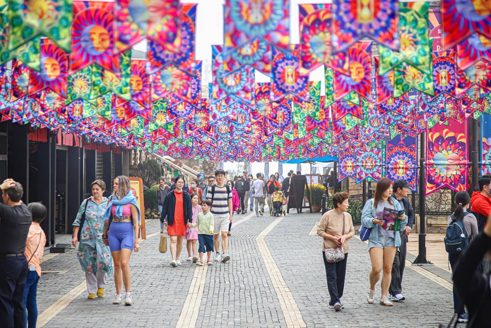 Da Nang vs Hoi An. Lock In Your Da Nang Trip