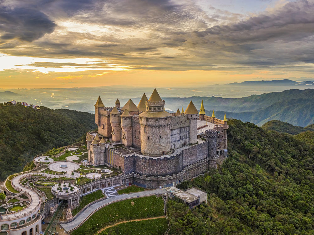 Day Tours from Da Nang. Ba Na Hills and the Golden Bridge: The Famous One