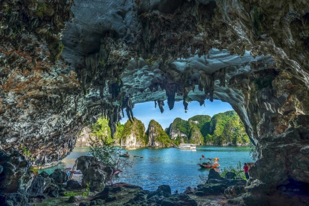 Day Trips From Hanoi. Trips That Are NOT Day Trips (Don't Be Fooled!). Ha Long Bay