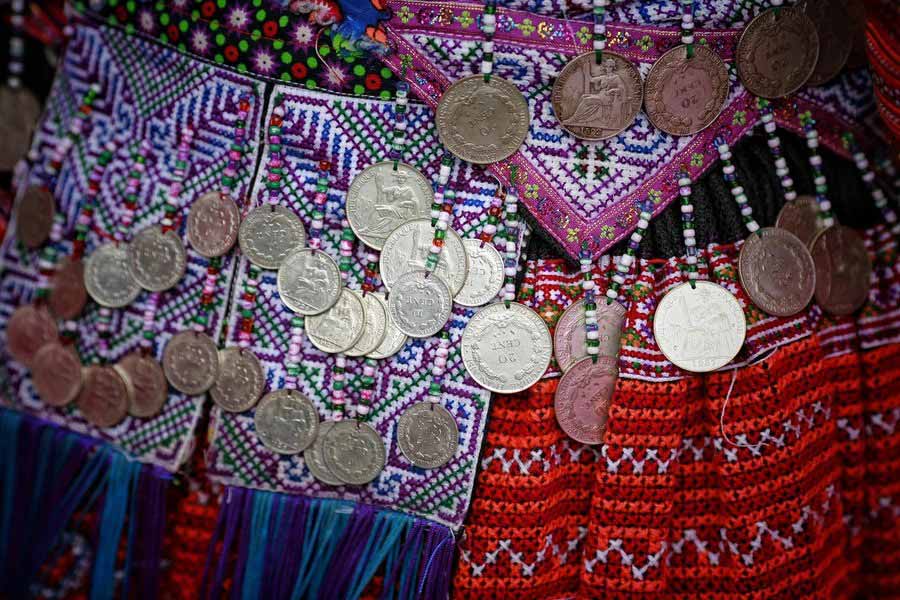ethnic clothes sapa's hill tribe markets