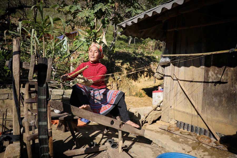 ethnic clothes village visits craftsman workshops