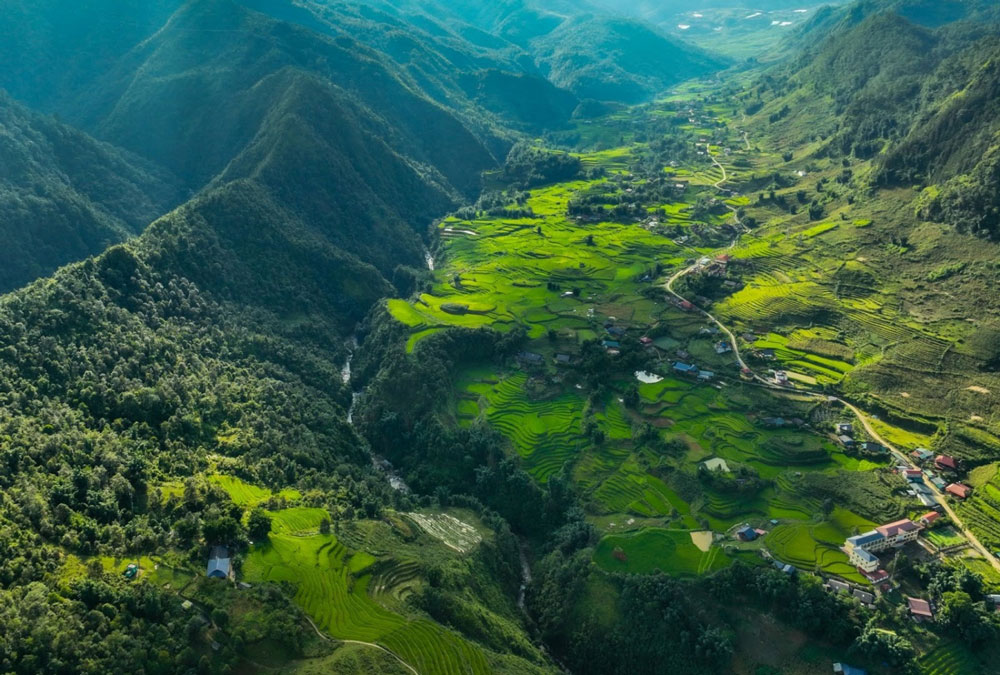 Flights Ho Chi Minh City to Sapa. The Geography Check: Is Sapa Close to Ho Chi Minh?