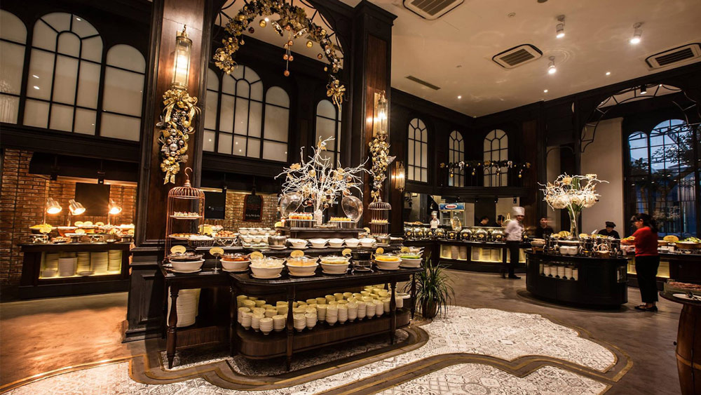 French Quarter Hanoi. Dining in the French Quarter: Culinary Delights