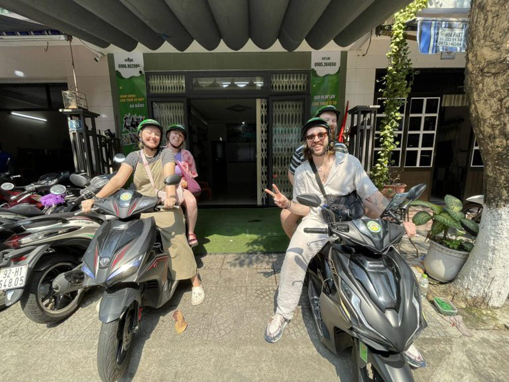 Grab in Da Nang. Can you rent a motorbike or a bicycle in Da Nang, and should you?