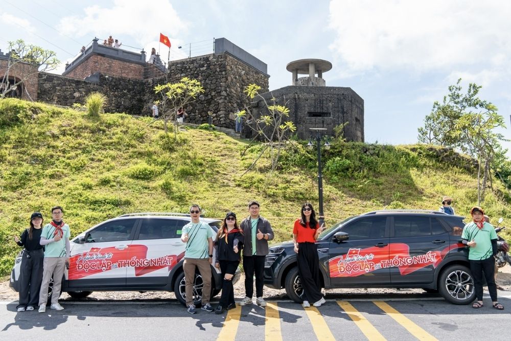  Hai Van Pass Tour. By private car