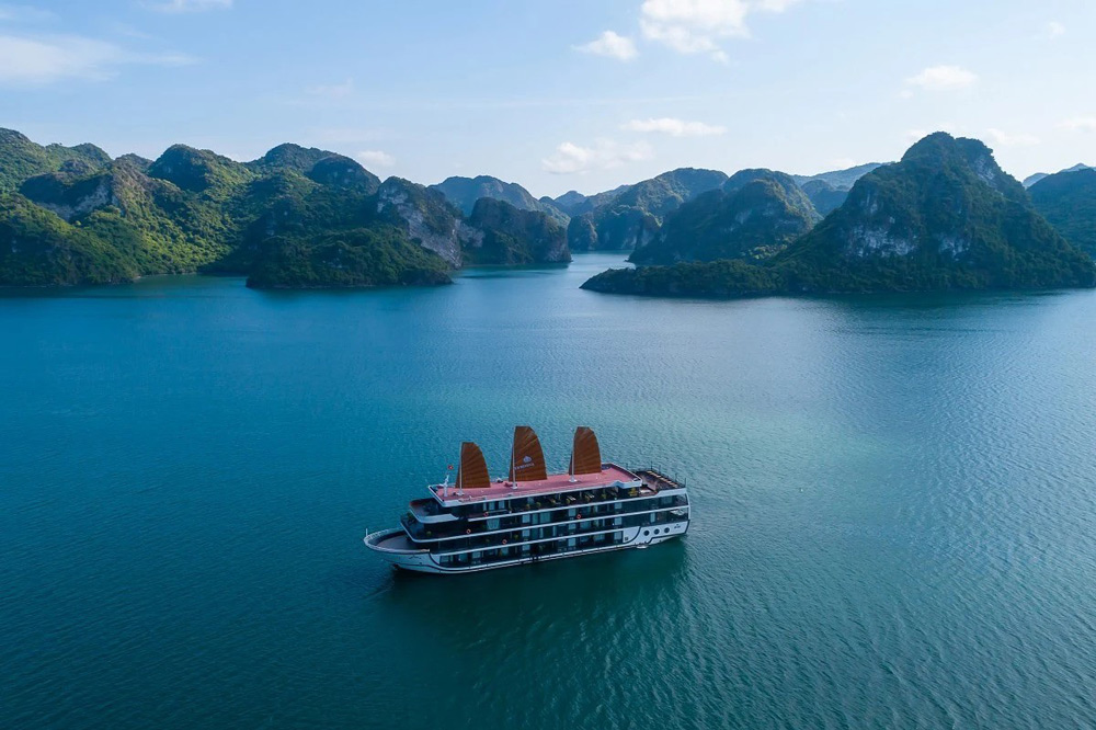 Top rated Halong Bay cruises. Top-Rated Halong Bay Cruises. Luxury Cruises. La Regina Legend & La Regina Grand