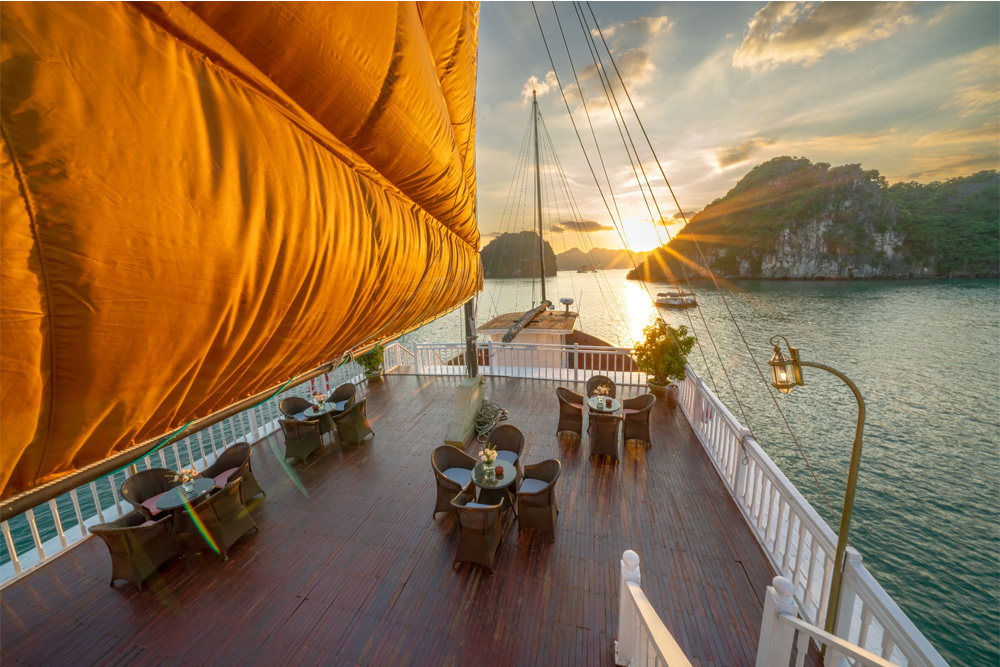 halong-bay-cruise-ship