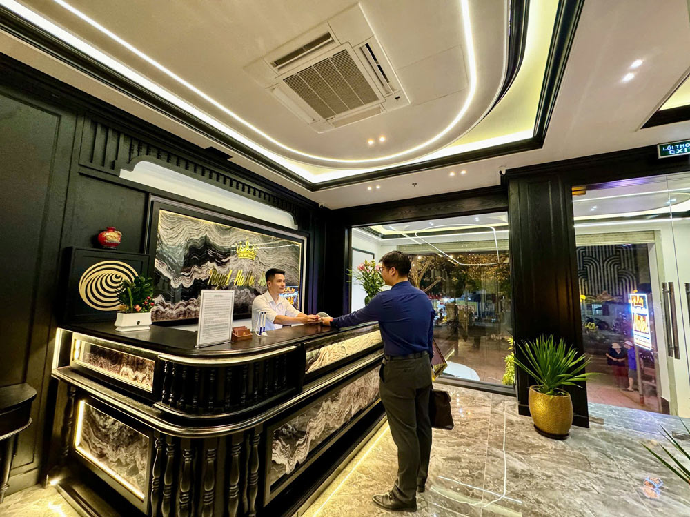 Hanoi Airport Luggage Storage. Option 2: Luggage Storage in Hanoi (The Old Quarter & City Center)