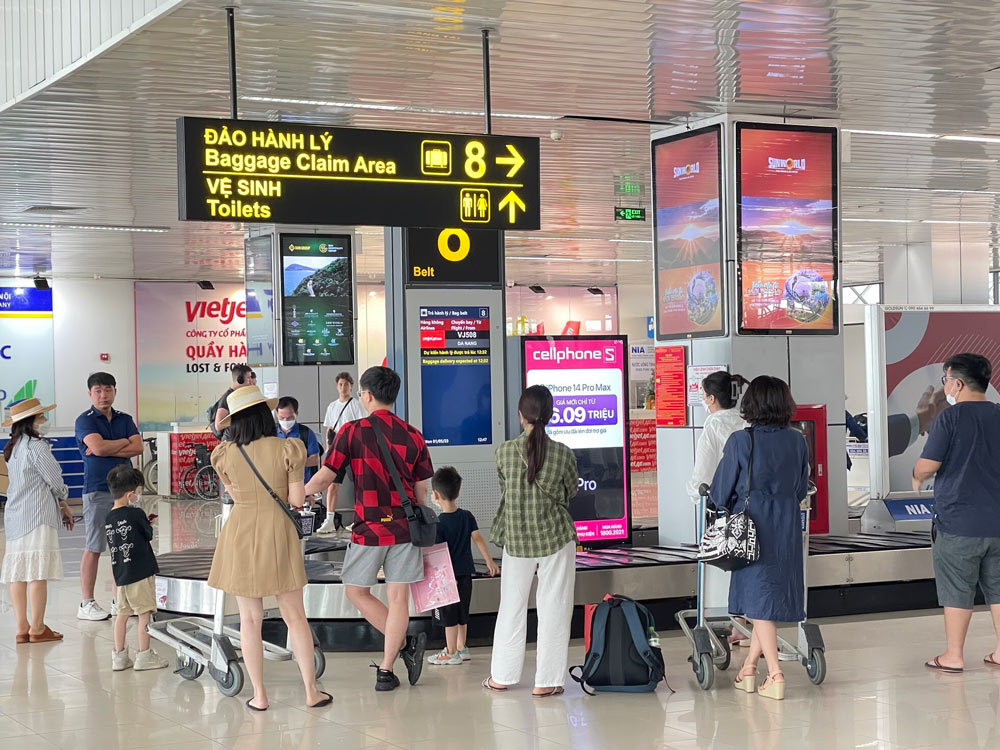 Hanoi Airport Luggage Storage. The “Hanoi Bag Drag” — And How to Avoid It