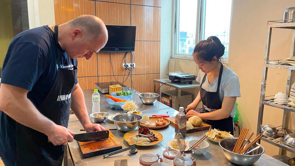 Hanoi cooking class. Choosing a Hanoi Cooking Class. Hanoi Cooking Class Price