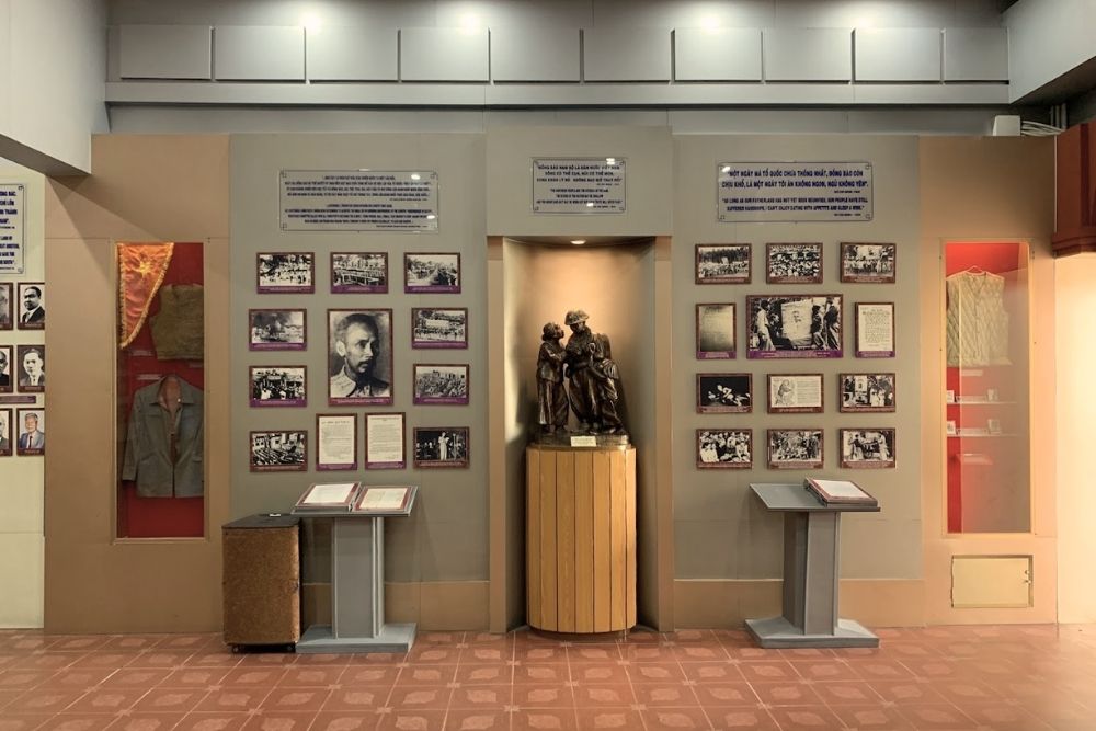 Hanoi Museum. A Journey Through Time: Hanoi's Top History & War Museums. The Ho Chi Minh Museum & Complex 