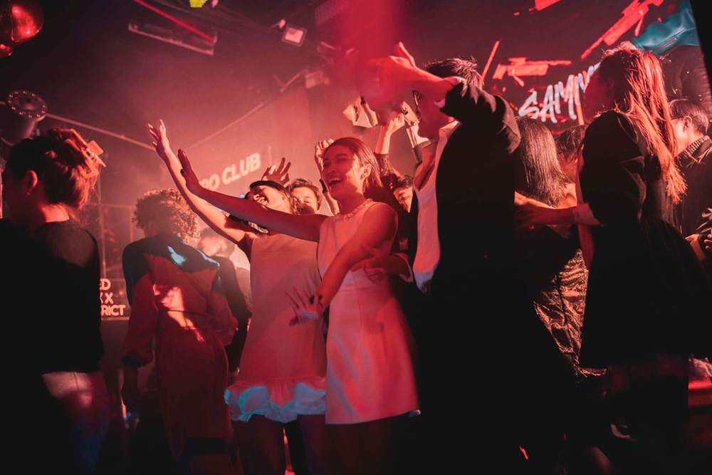 Hanoi Night Clubs. A Crucial Guide to Staying Safe: Understanding "Girly Bars"