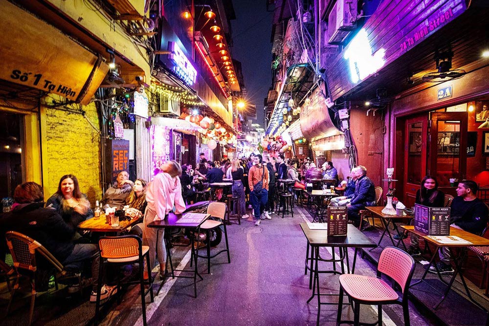Hanoi Night Market. Is the Hanoi Night Market Worth It? (Weighing the Pros and Cons)