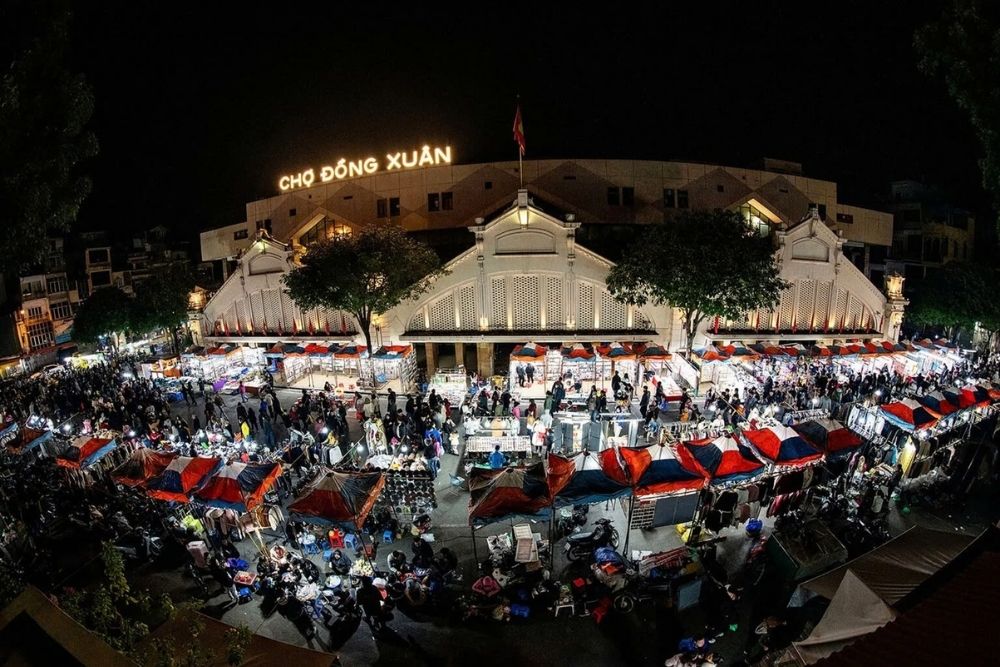 Hanoi Old Quarter. The Ultimate Checklist: Top Things to Do in the Hanoi Old Quarter. Shop until You Drop: From Silk to Souvenirs. Weekend Night Market