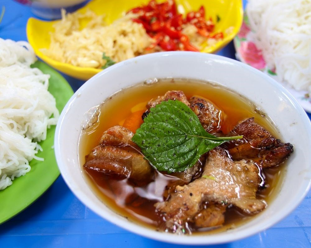 Hanoi Street Food. The Golden Rules: How to Master the Hanoi Street Food Scene