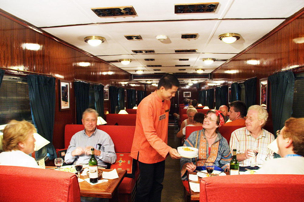 Hanoi to Sapa Night Train. What Is the Best Overnight Train from Hanoi to Sapa? VIP Cabins
