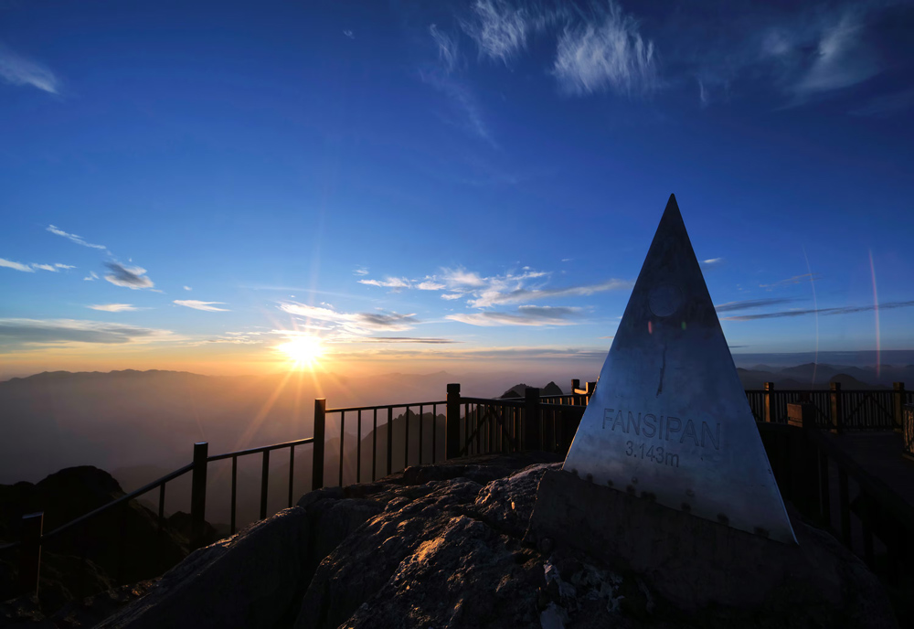 Fansipan Peak. Fansipan Peak History: From Obscurity to Icon