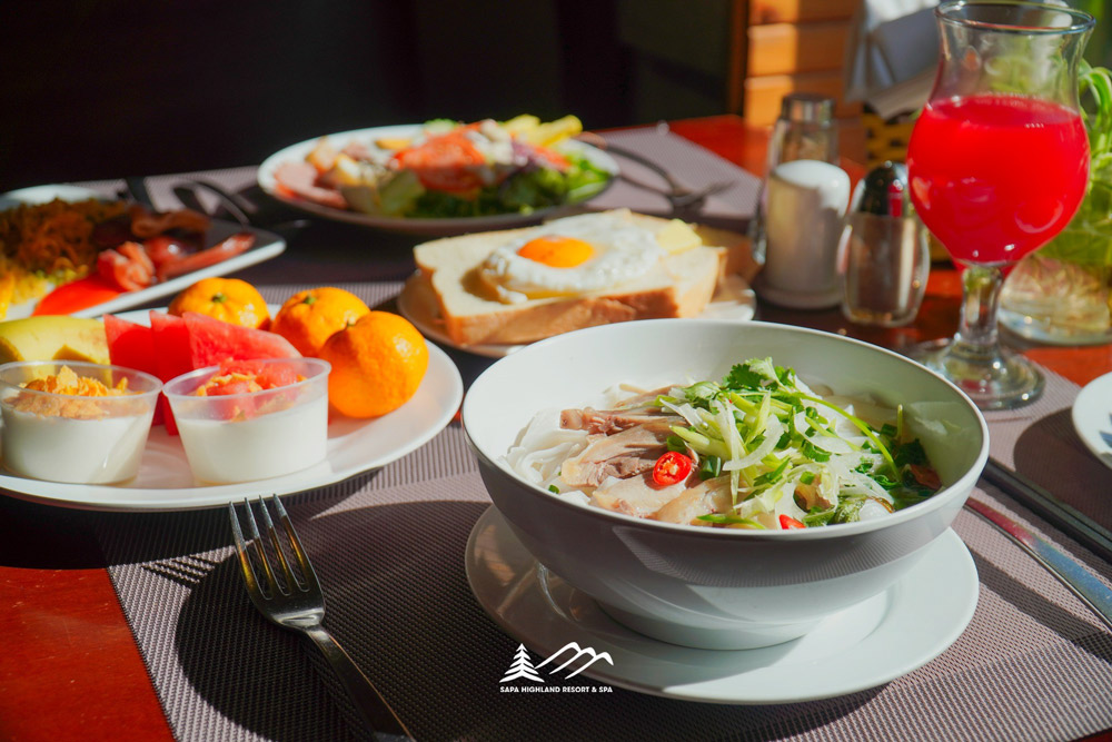 Highland Resort Sapa. Dining: Four Seasons Restaurant (Nhà Hàng Bốn Mùa)