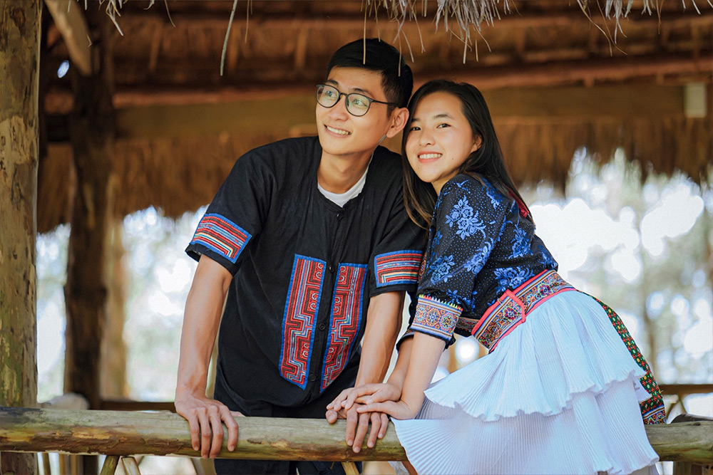 hmong-brocade-costumes