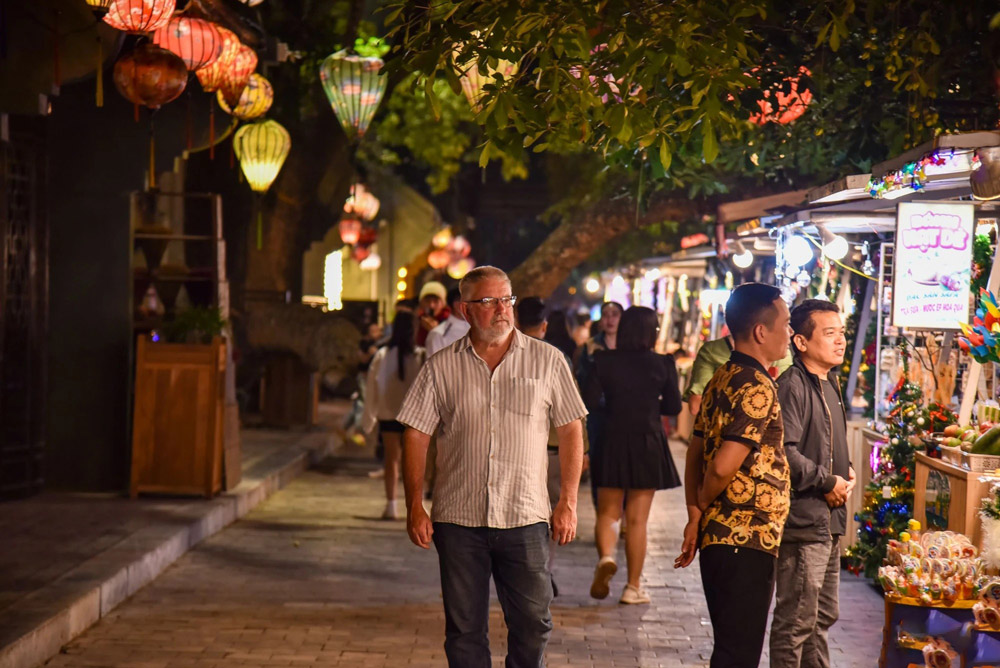 Hoa Lu. Visiting Hoa Lu. Hoa Lu Ancient Capital Dress Code / What to Wear to Hoa Lu