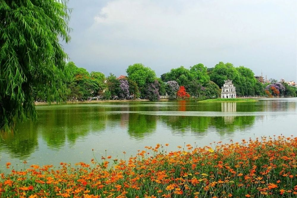 Hoan Kiem Lake. The Ultimate Checklist: Top Things to Do at Hoan Kiem Lake