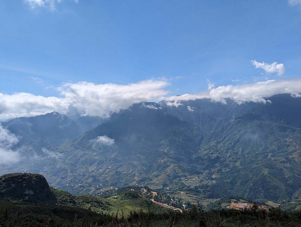 Homestay Sapa. Location Guide: Town vs. Village